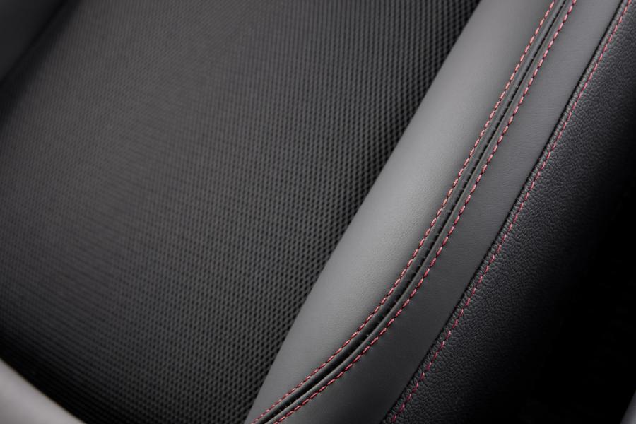 Детали интерьера Smart ForTwo Sharpred 2012 года  (фото 1 из 9)
